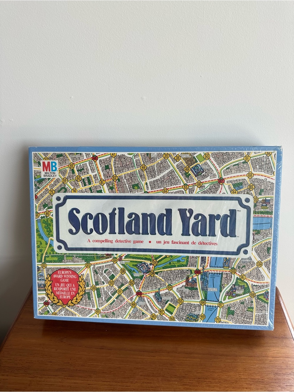 VTG BRAND NEW | SCOTLAND YARD MILTON BRADLEY | BILINGUAL | STILL WRAPPED